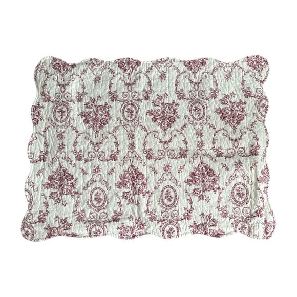 New without Tags Quilted Red Cream Standard Shams Set of 2 - Picture 2 of 10